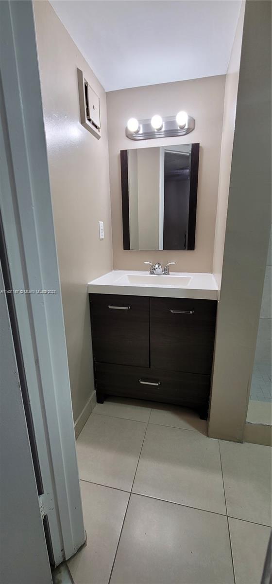 VERSAILLES GARDENS CONDO - Residential Lease