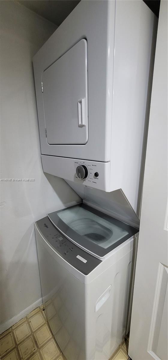 VERSAILLES GARDENS CONDO - Residential Lease