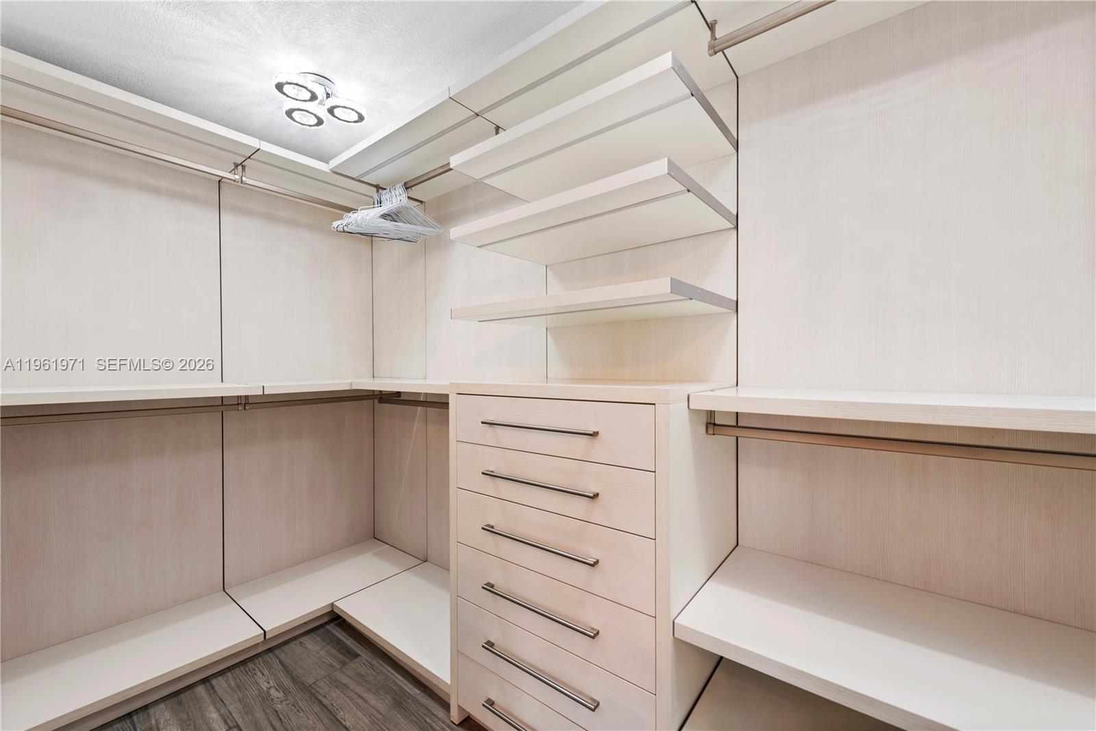 BOSSERT ISLES - Residential