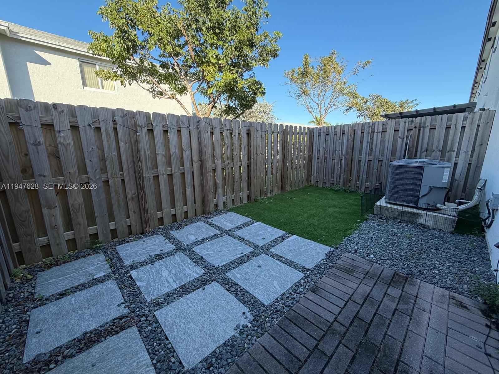 VIA VENTURA NEIGHBORHOOD - Residential