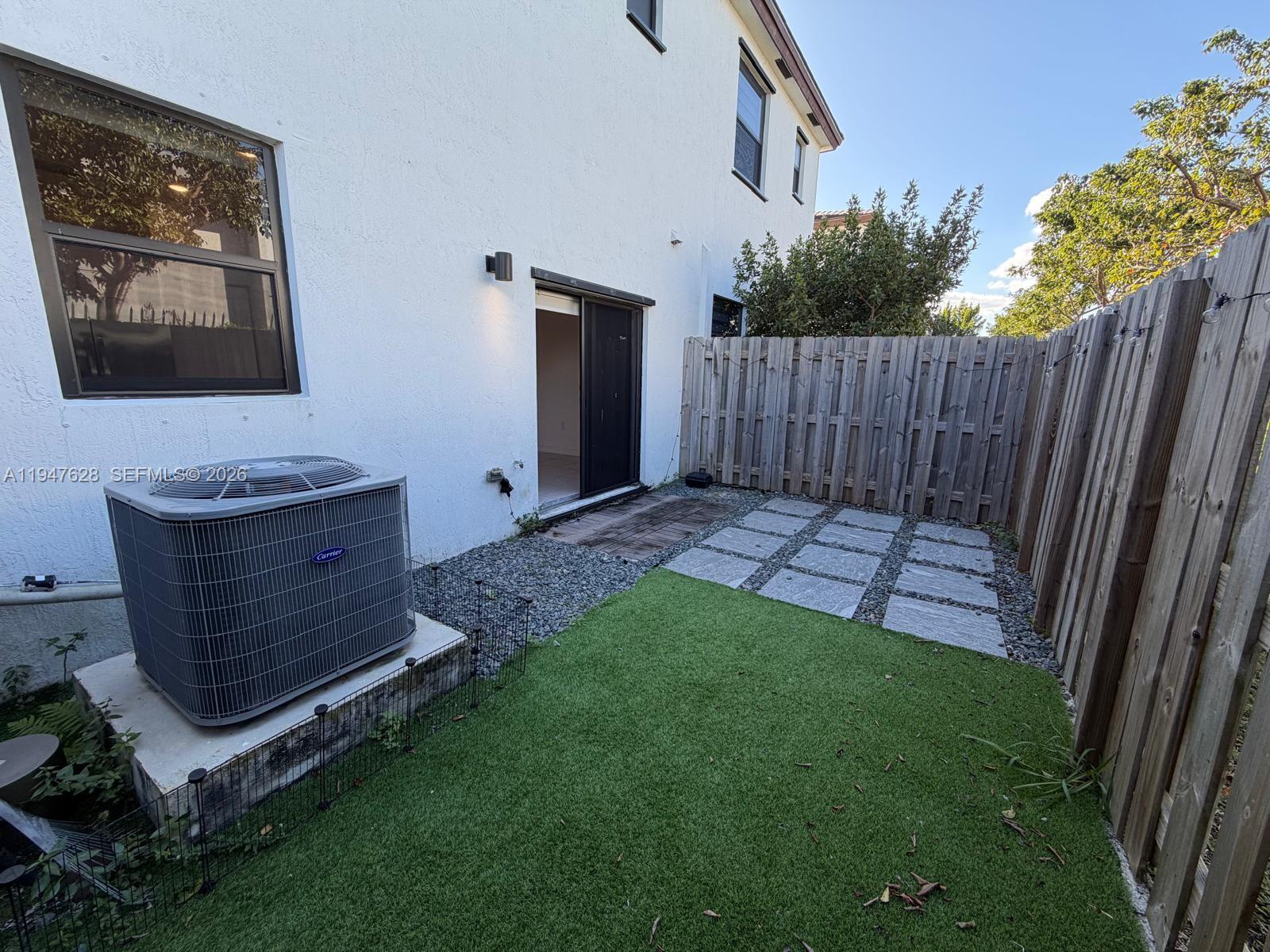 VIA VENTURA NEIGHBORHOOD - Residential