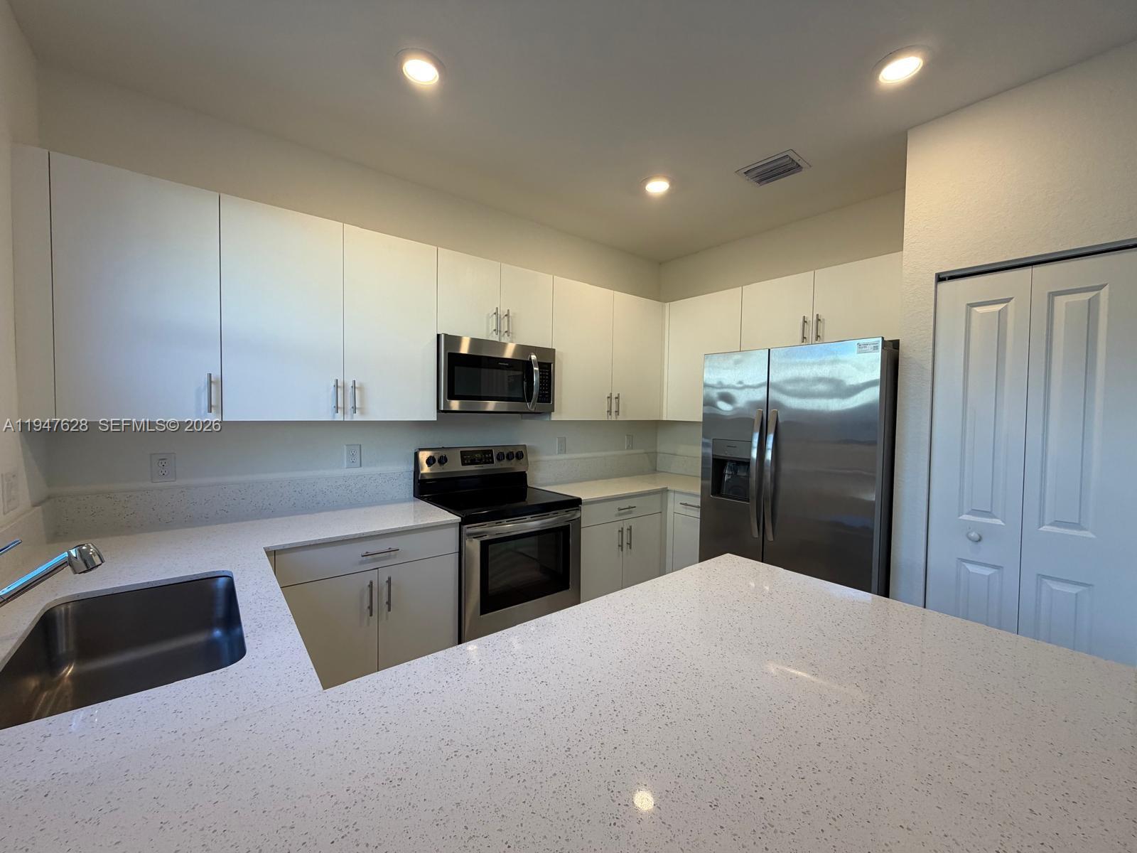 VIA VENTURA NEIGHBORHOOD - Residential