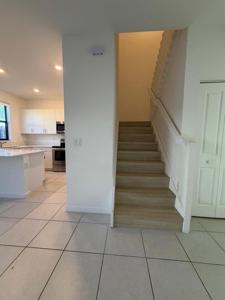 VIA VENTURA NEIGHBORHOOD - Residential