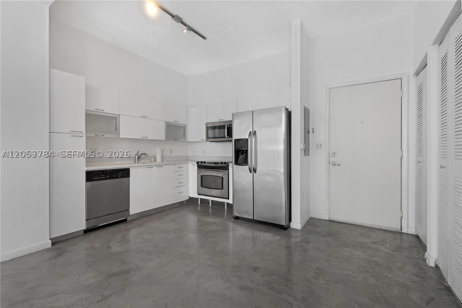 THE LOFT DOWNTOWN CONDO - Residential Lease