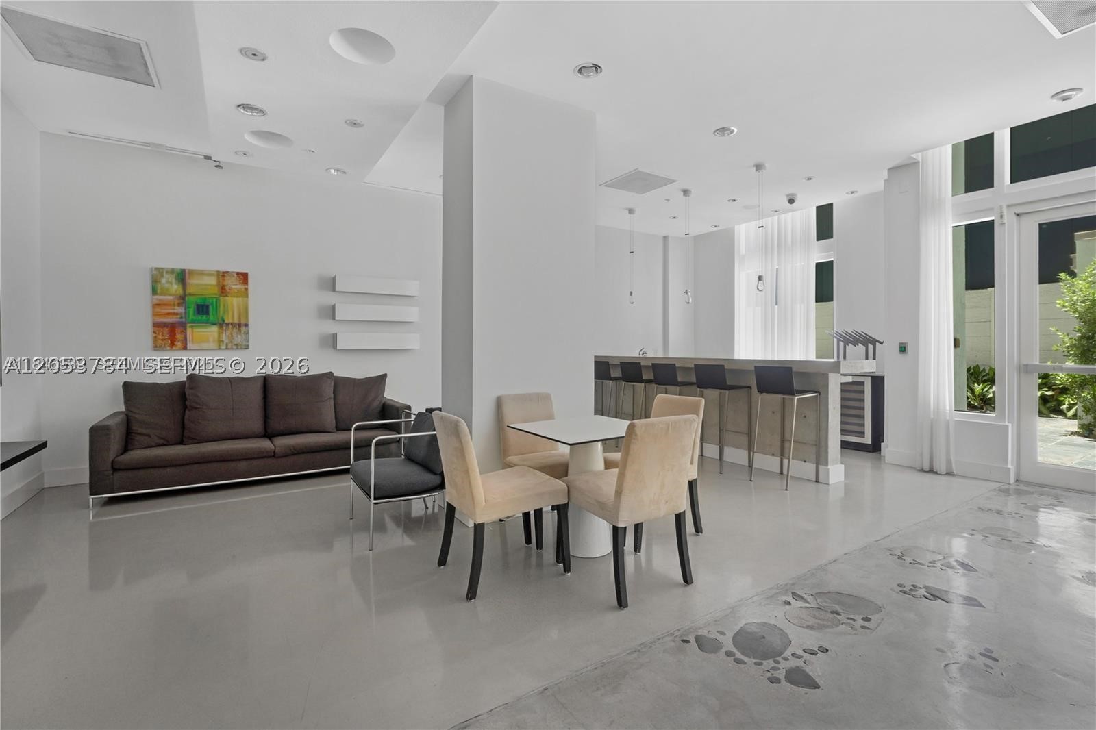 THE LOFT DOWNTOWN CONDO - Residential Lease