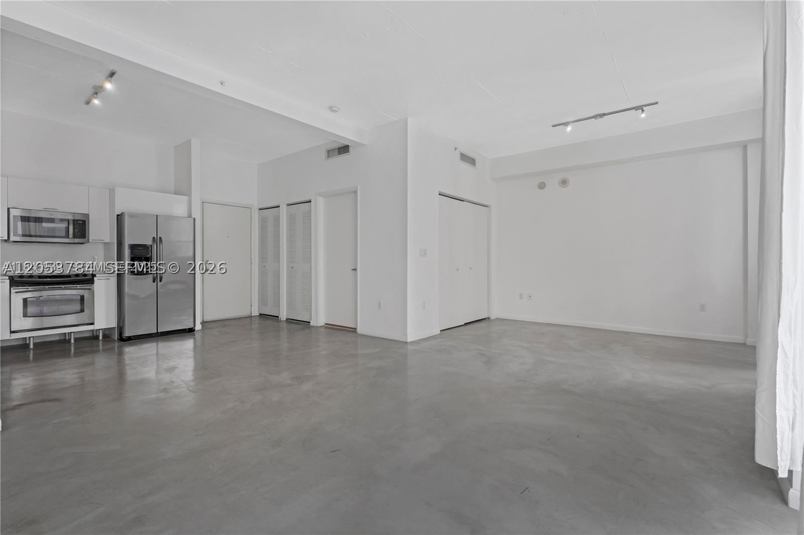 THE LOFT DOWNTOWN CONDO - Residential Lease