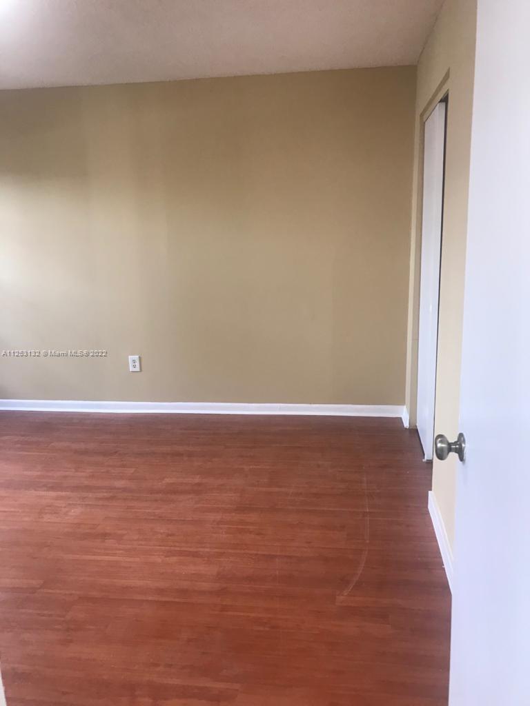 BROOKFIELD SQUARE CONDO - Residential Lease