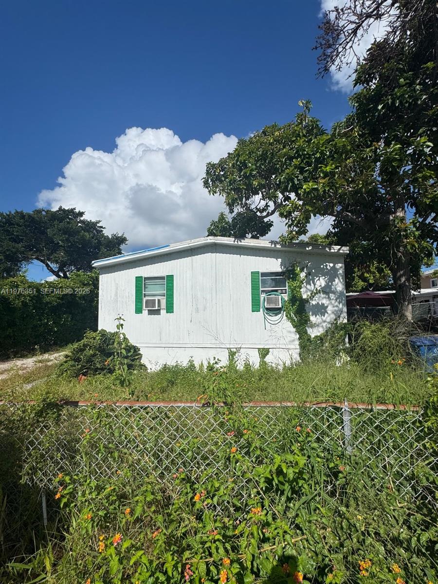LARGO GARDENS - Residential