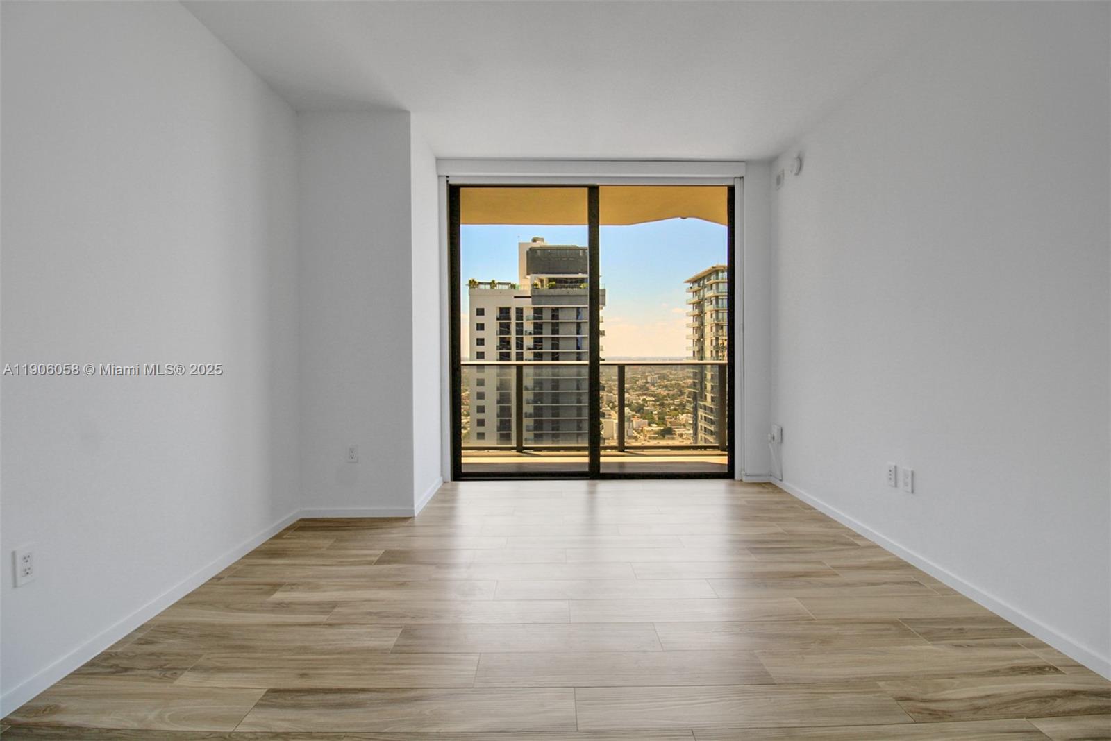 801 SMA RESIDENCES CONDO - Residential