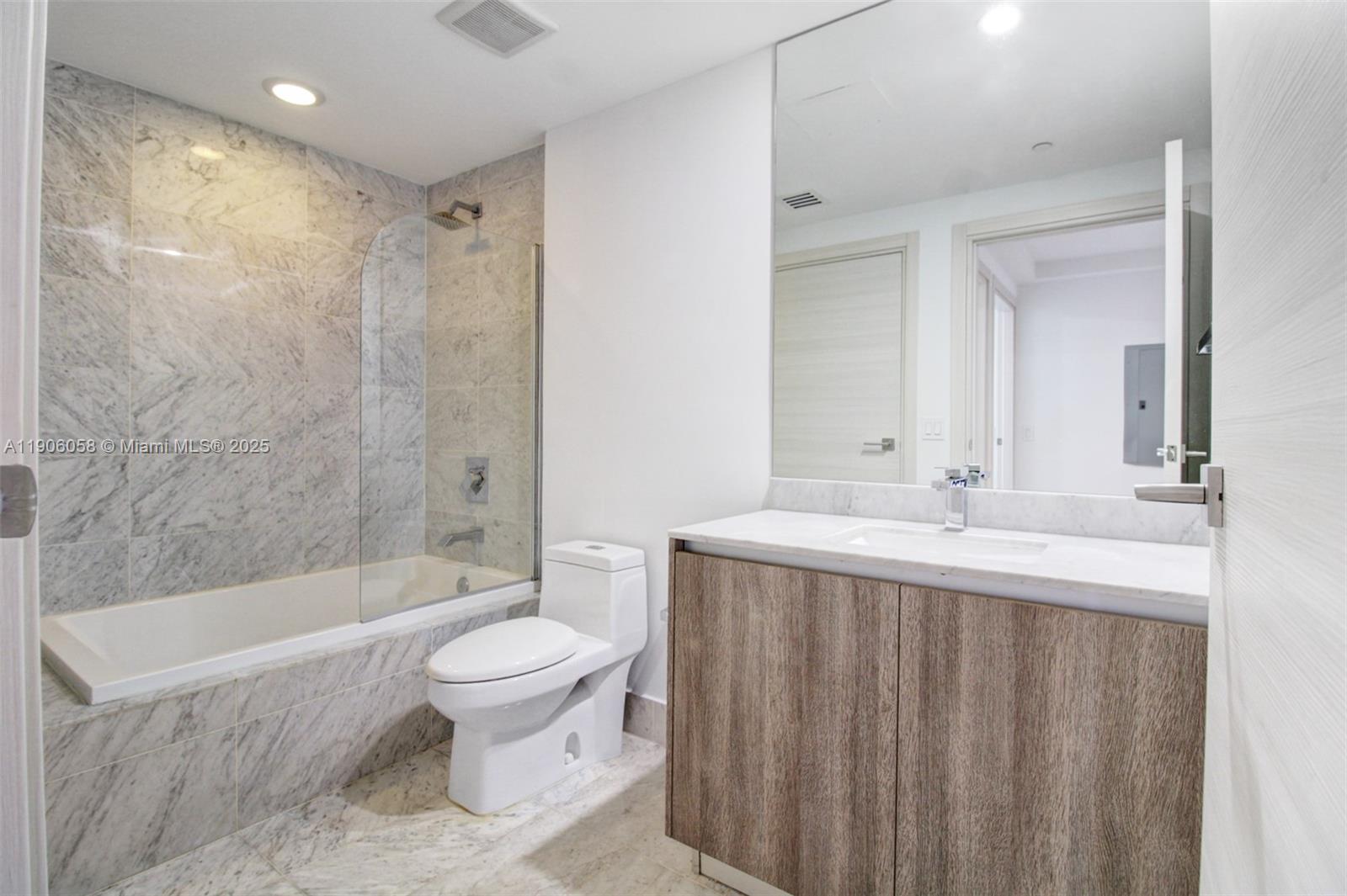 801 SMA RESIDENCES CONDO - Residential