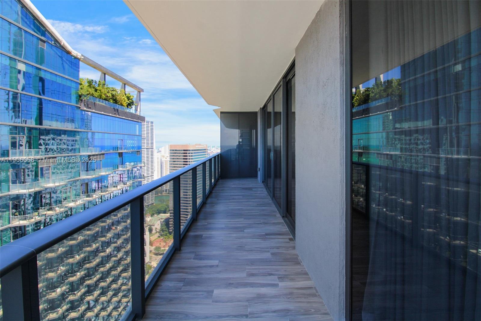 801 SMA RESIDENCES CONDO - Residential