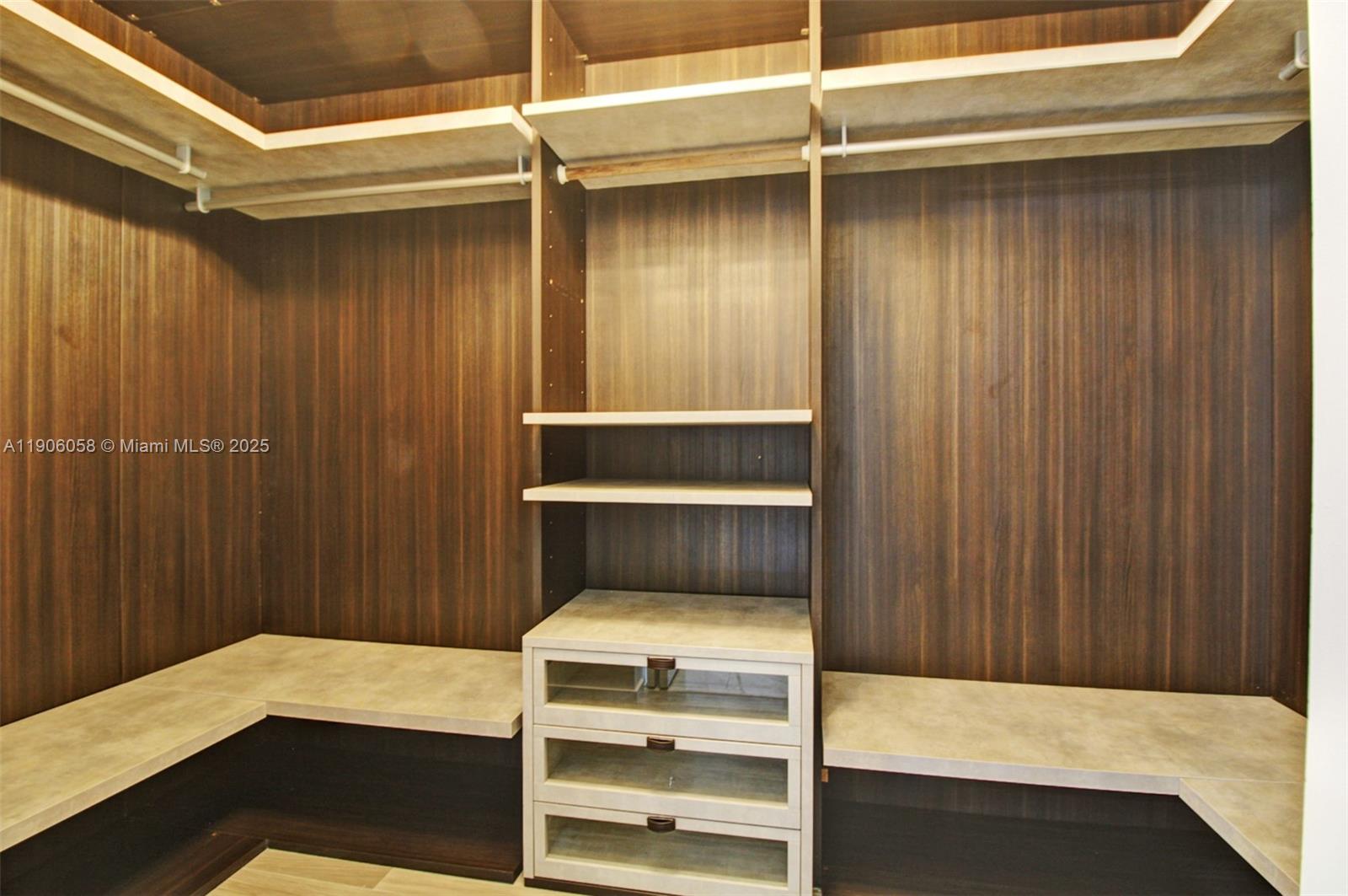 801 SMA RESIDENCES CONDO - Residential