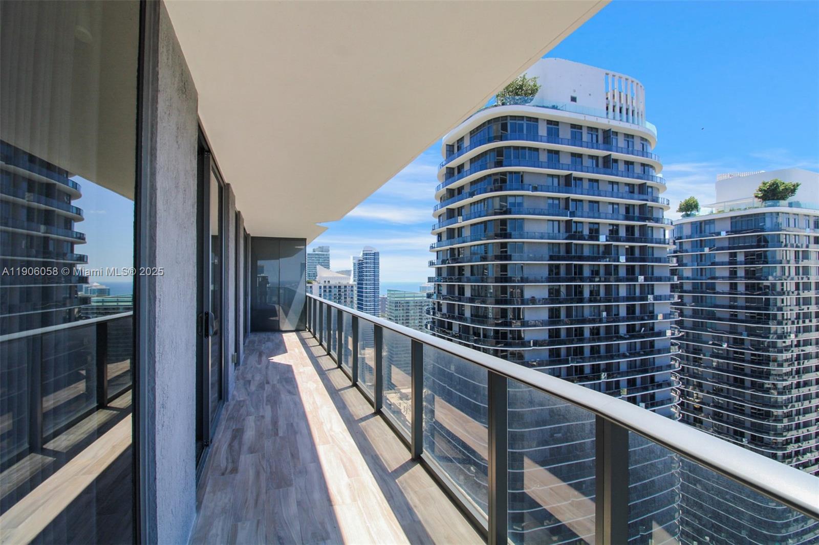 801 SMA RESIDENCES CONDO - Residential