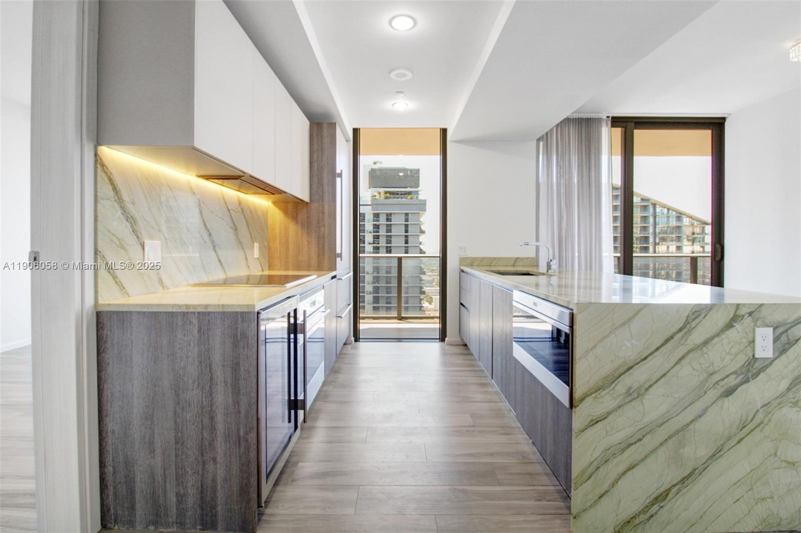 801 SMA RESIDENCES CONDO - Residential