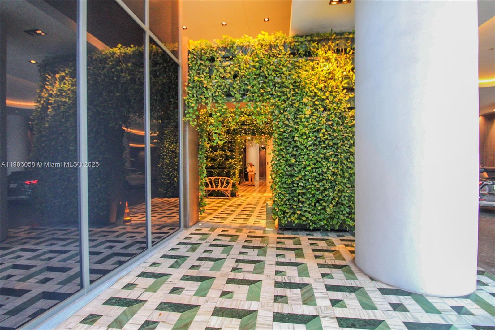 801 SMA RESIDENCES CONDO - Residential