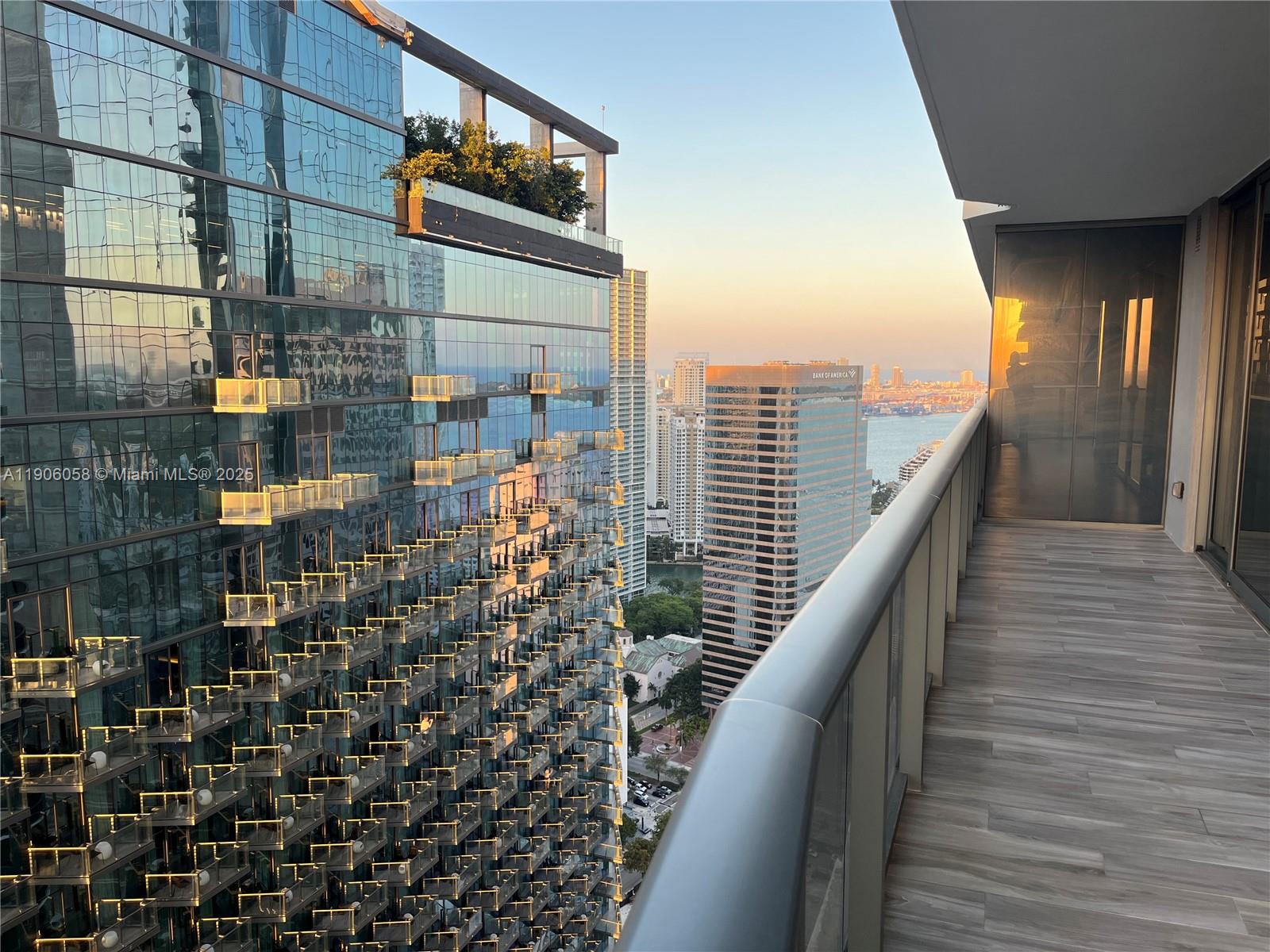 801 SMA RESIDENCES CONDO - Residential