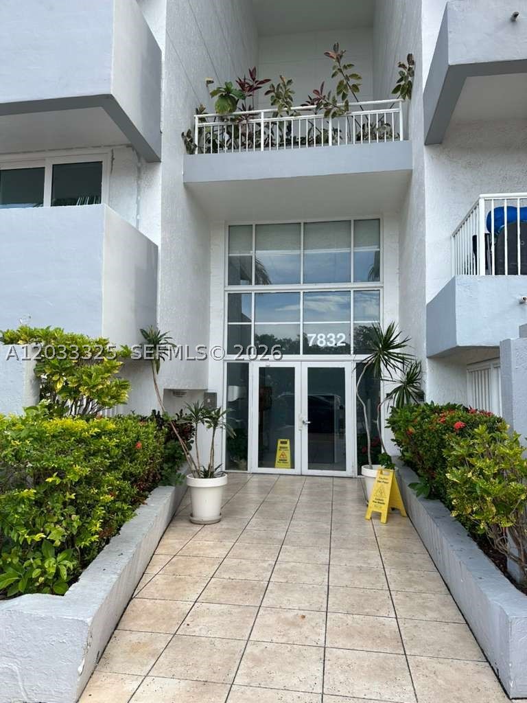 PARK BEACH CLUB CONDO - Residential