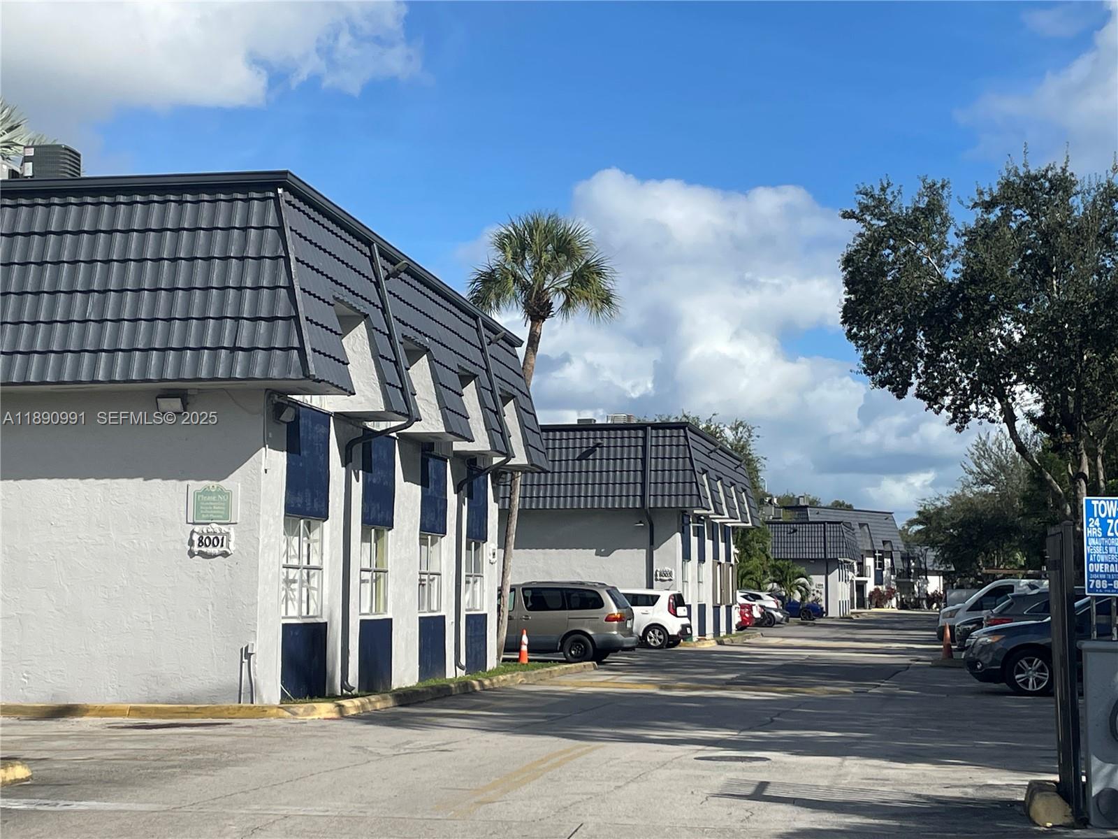 LOS PALACIOS BY MIAMI LAKE - Residential Lease