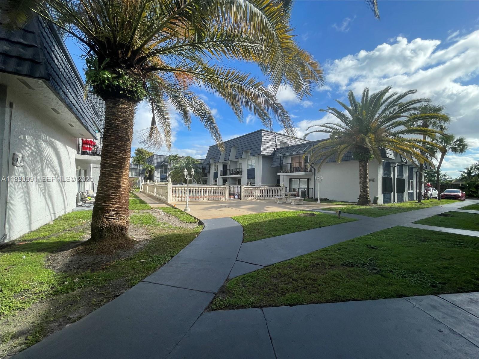 LOS PALACIOS BY MIAMI LAKE - Residential Lease
