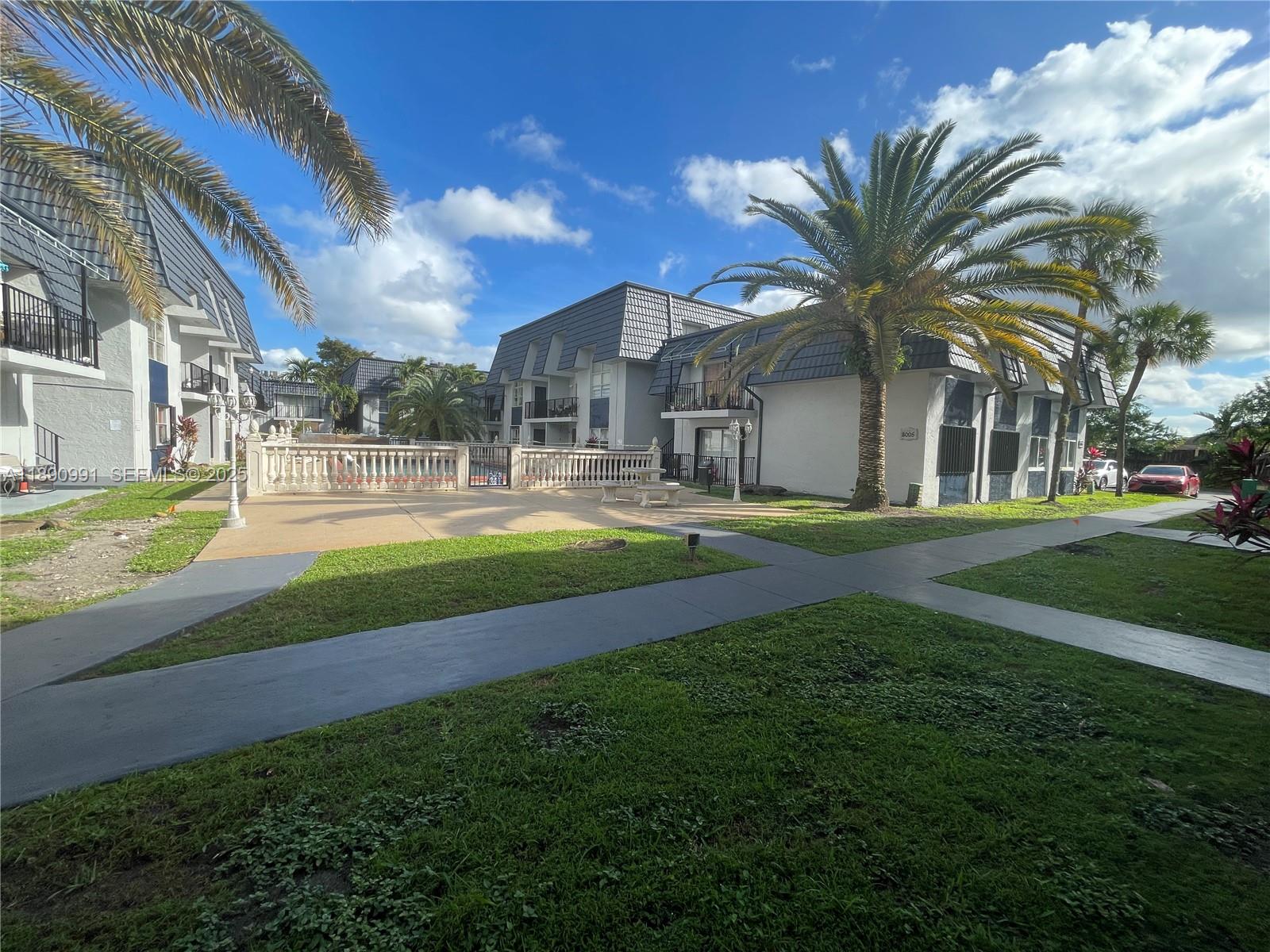 LOS PALACIOS BY MIAMI LAKE - Residential Lease