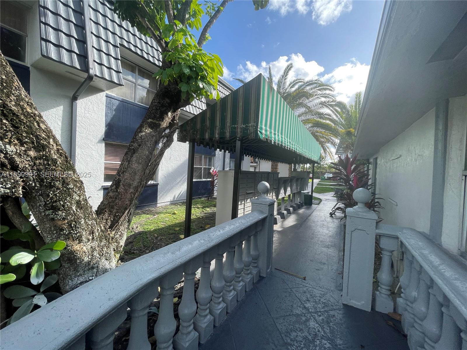 LOS PALACIOS BY MIAMI LAKE - Residential Lease
