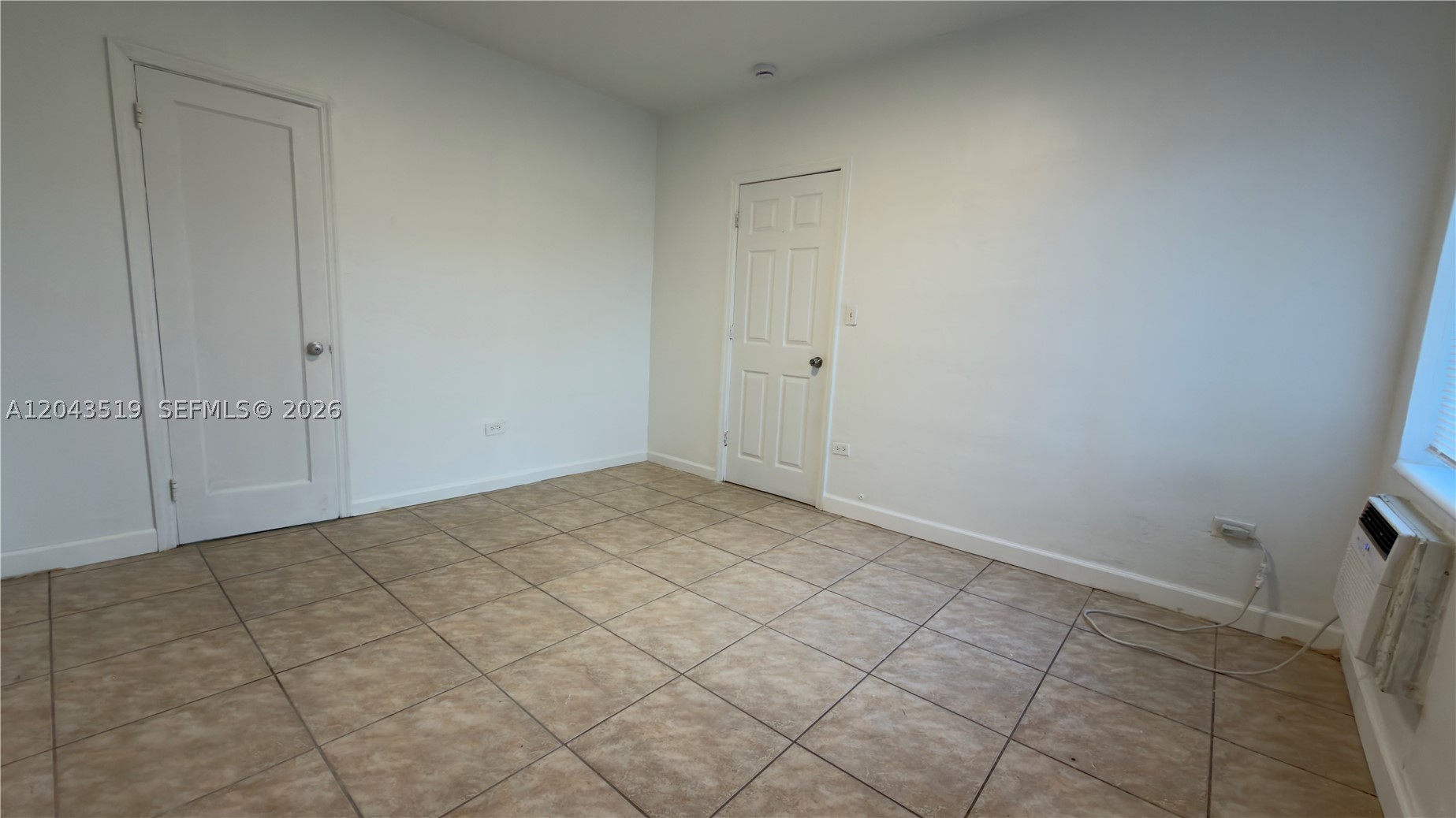 BISCAYNE BCH SUB - Residential Lease