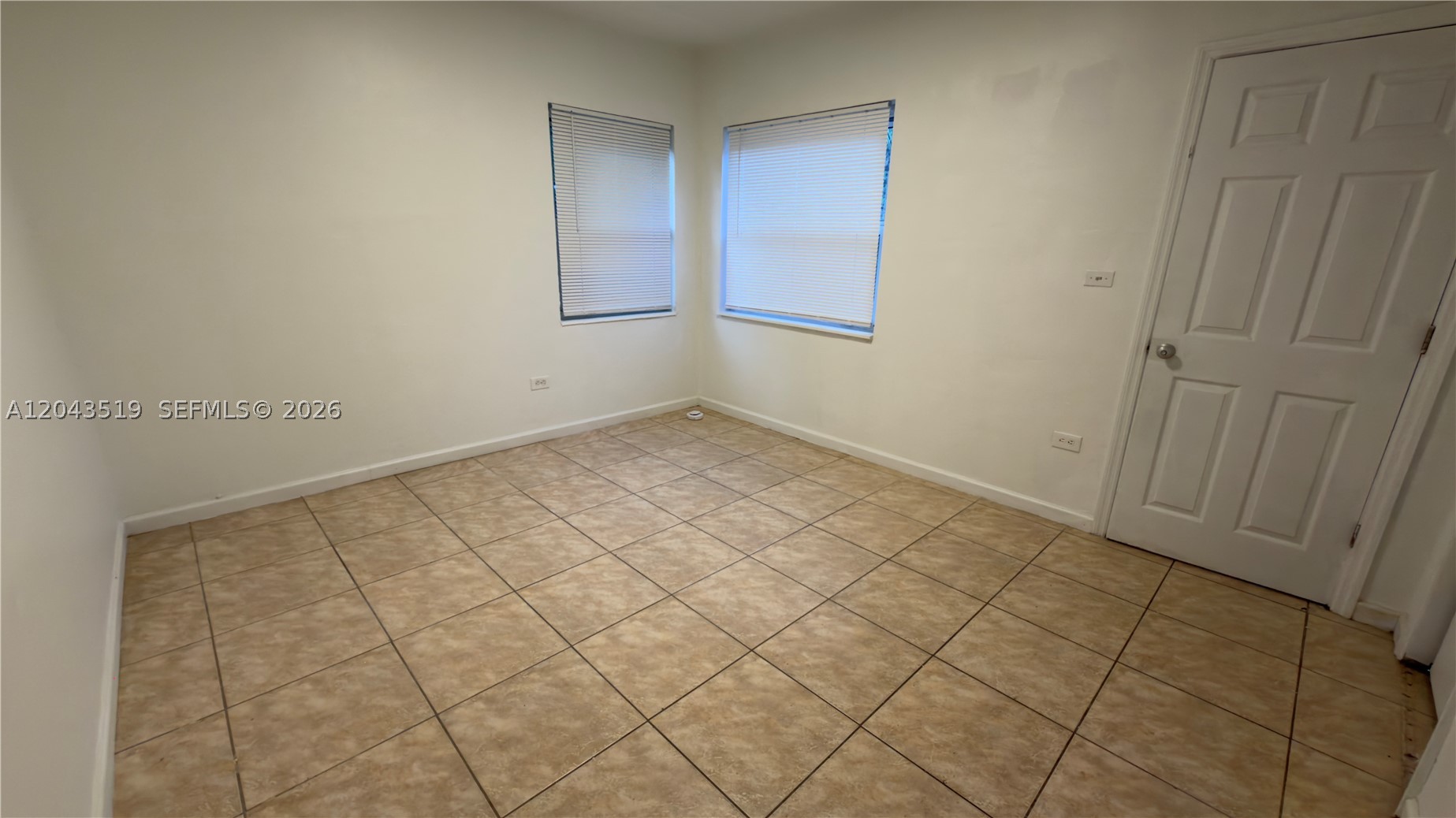 BISCAYNE BCH SUB - Residential Lease