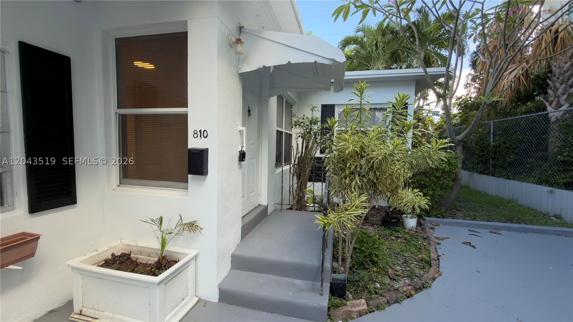 Renovated Apartment 2 bedrooms 1 full bathroom with washer and Dryer, located in the heart of North Beach neighborhood of Miami Beach. Rent includes water and internet, one parking spot plus street parking. Close to the beach, Publix, Parkview Island Park. Lots of amenities within walking distance.