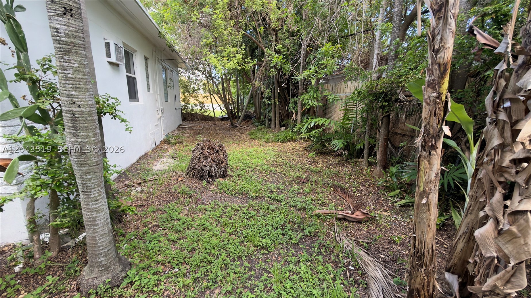 BISCAYNE BCH SUB - Residential Lease