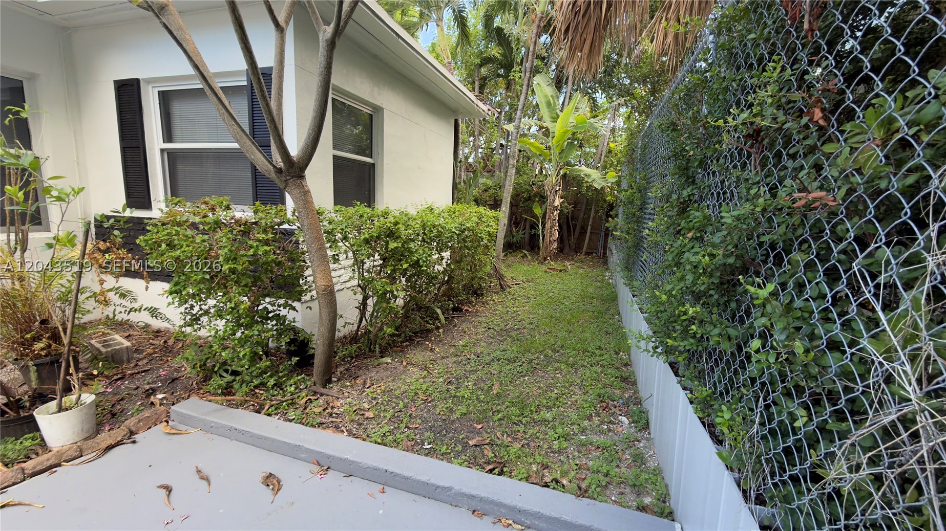BISCAYNE BCH SUB - Residential Lease