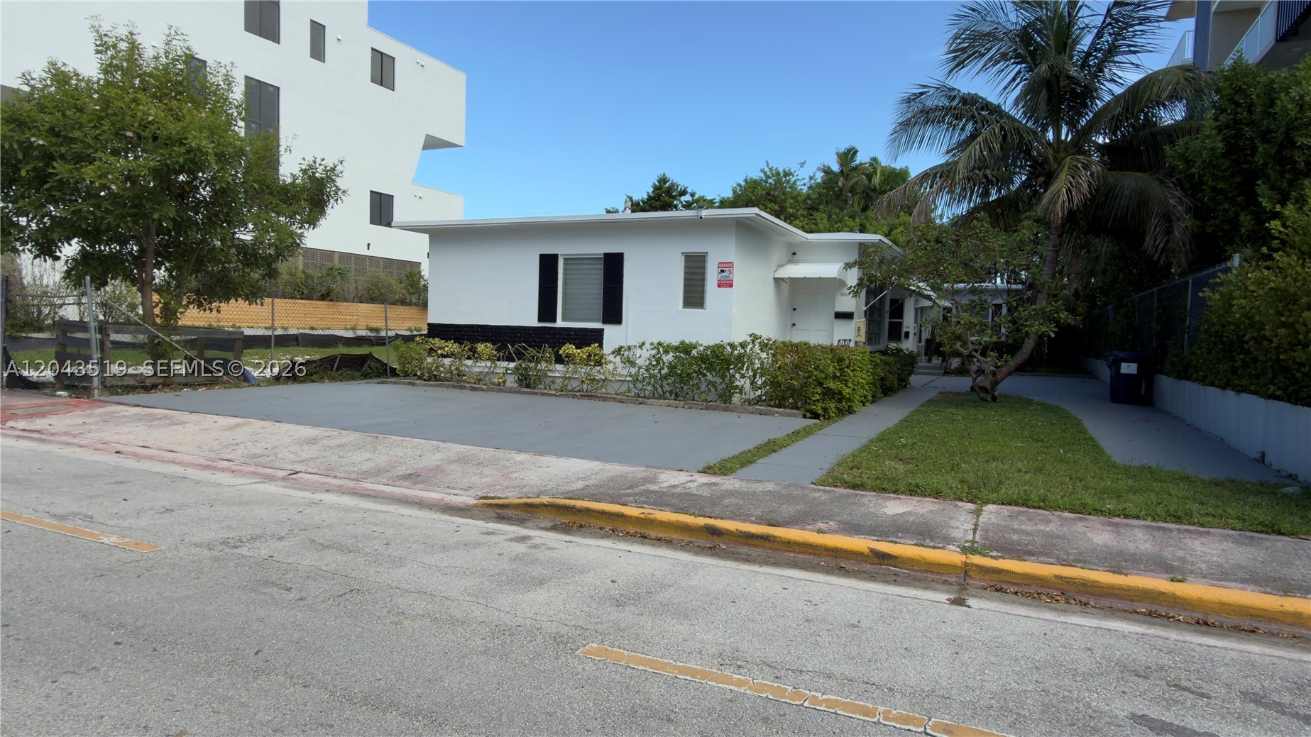 BISCAYNE BCH SUB - Residential Lease