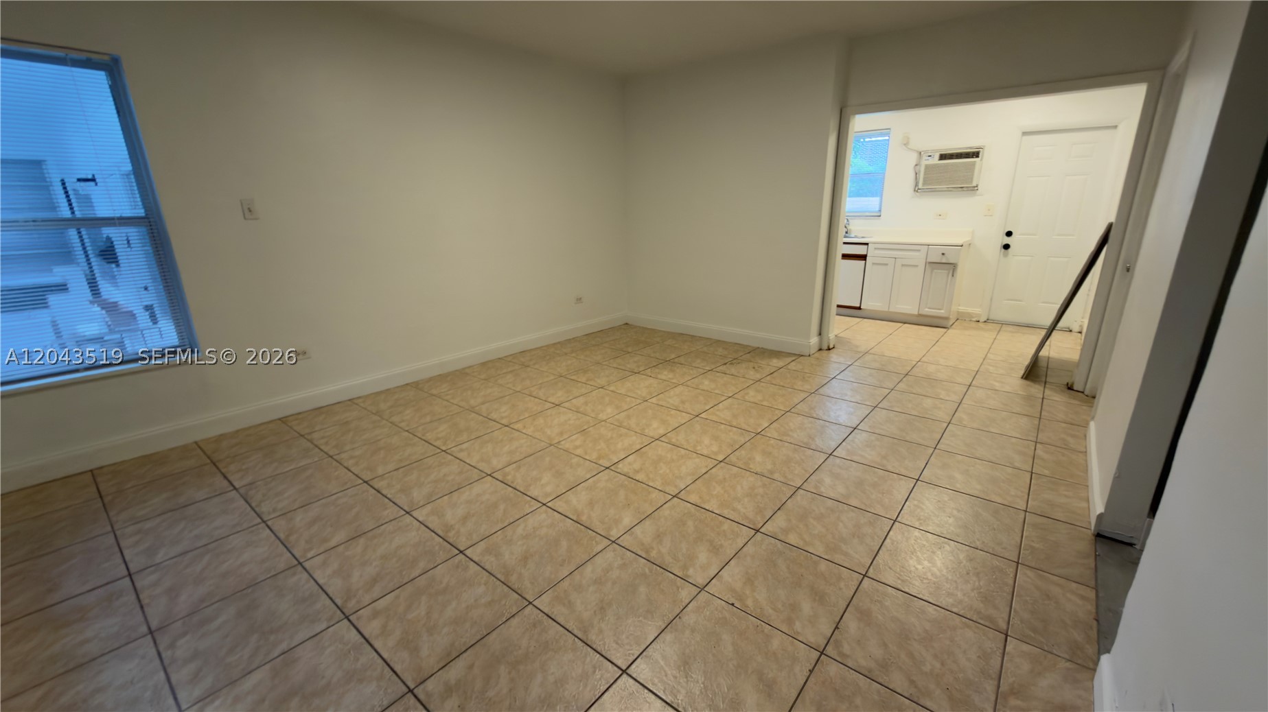 BISCAYNE BCH SUB - Residential Lease