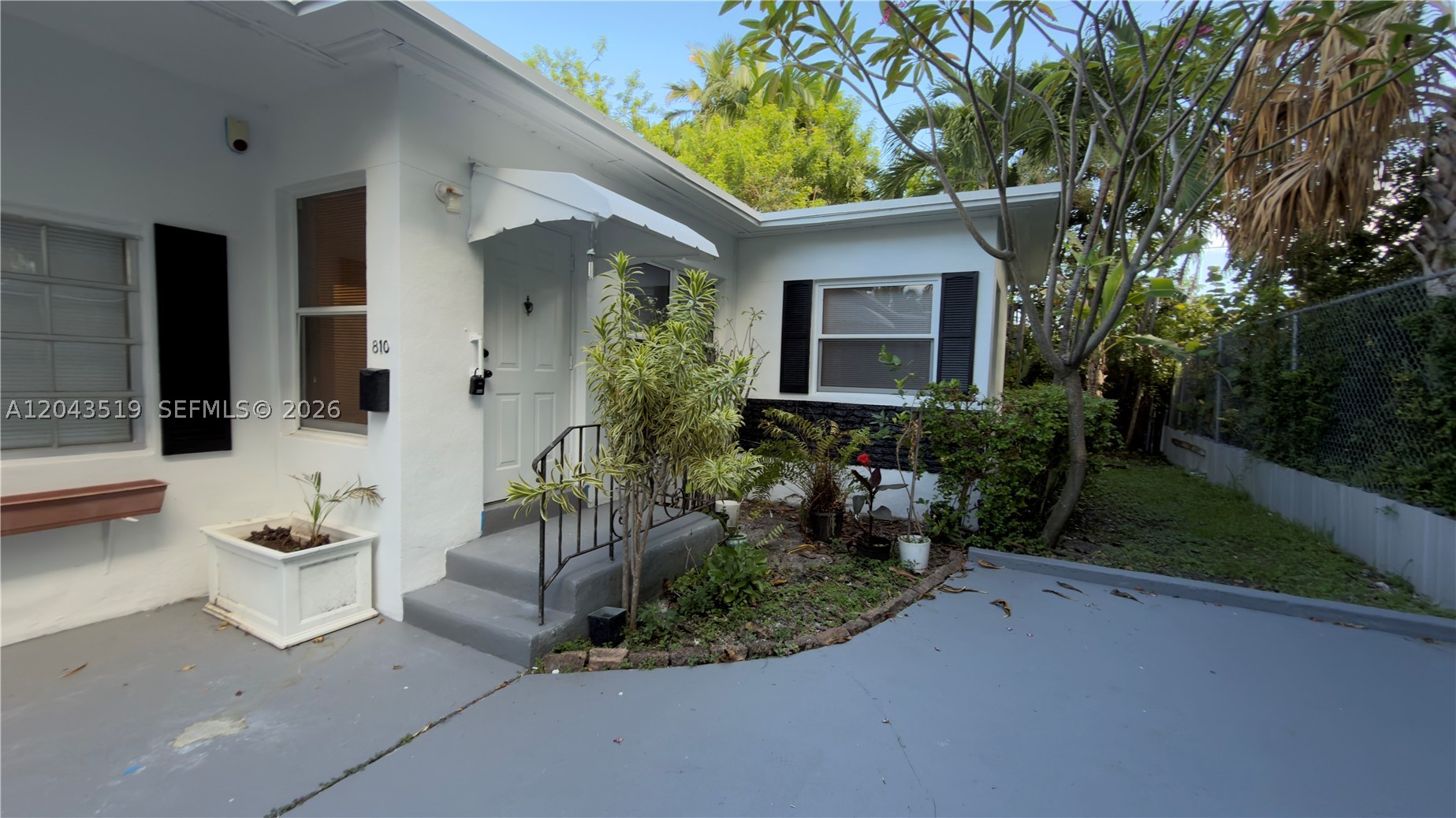 BISCAYNE BCH SUB - Residential Lease