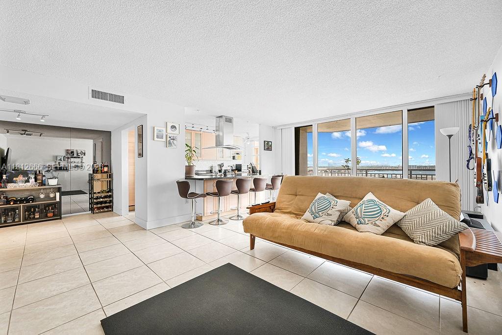 DEL PRADO MARINA - Residential