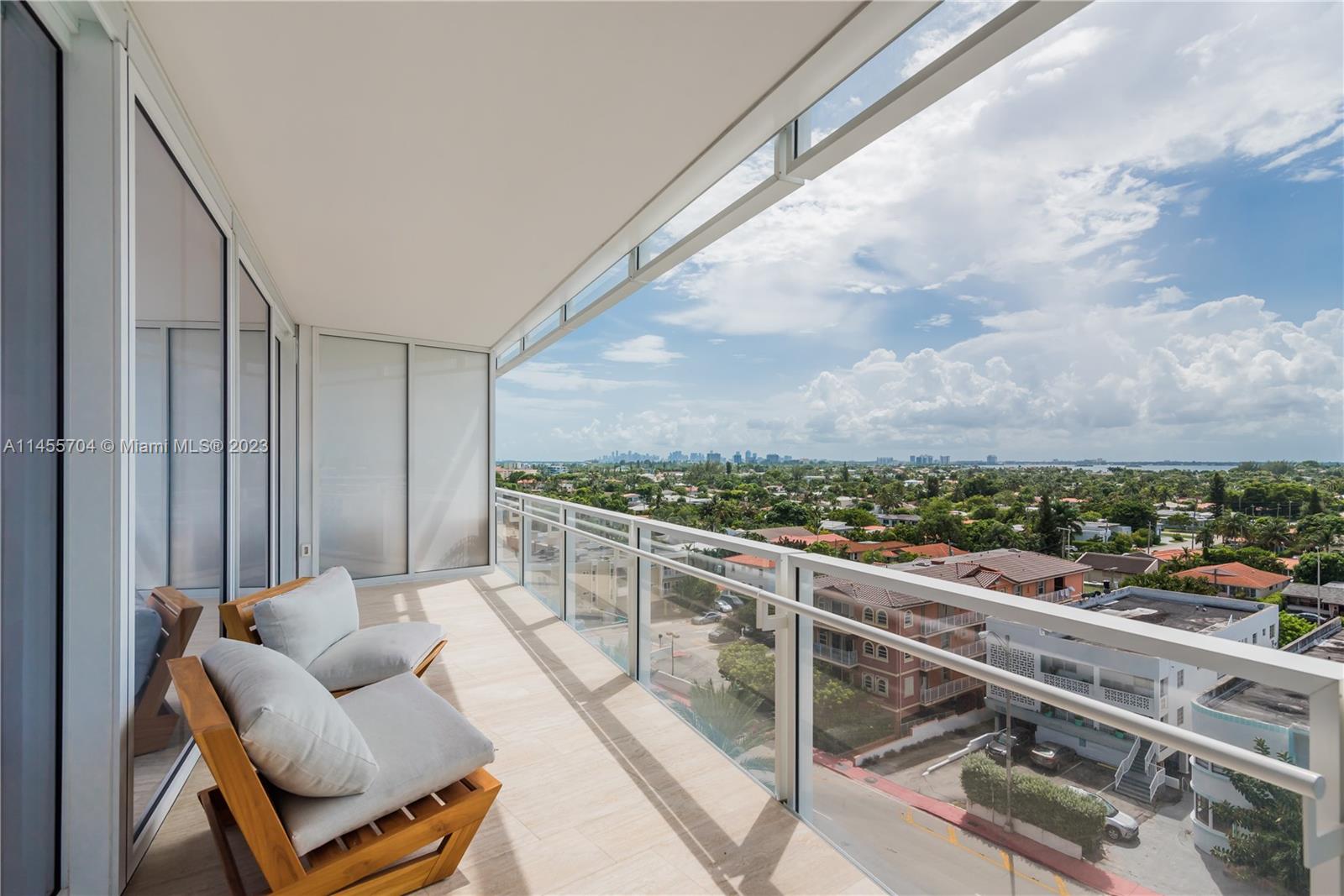 SURF CLUB CONDO - Residential