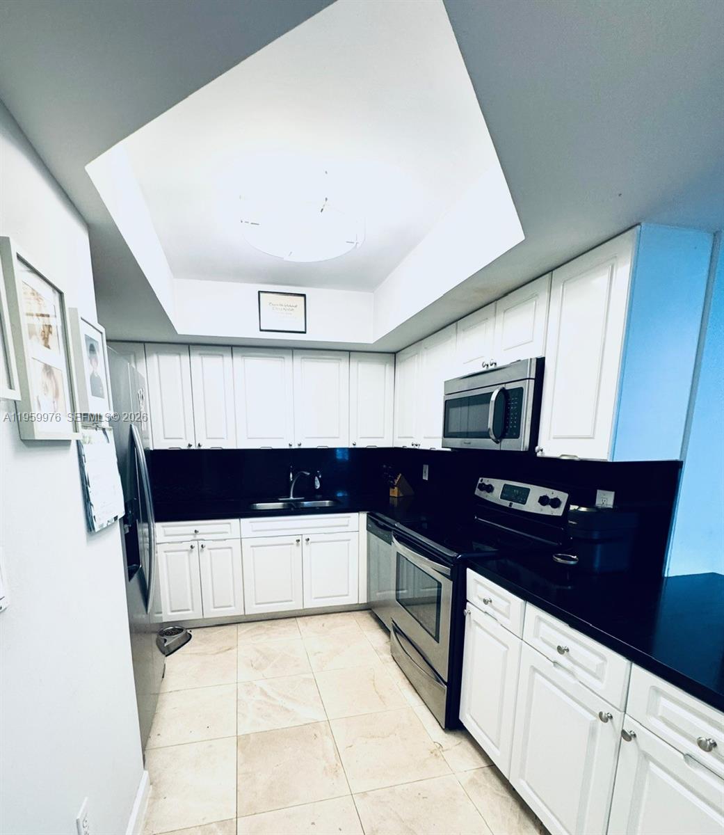 SUNSET HARBOUR NORTH COND - Residential