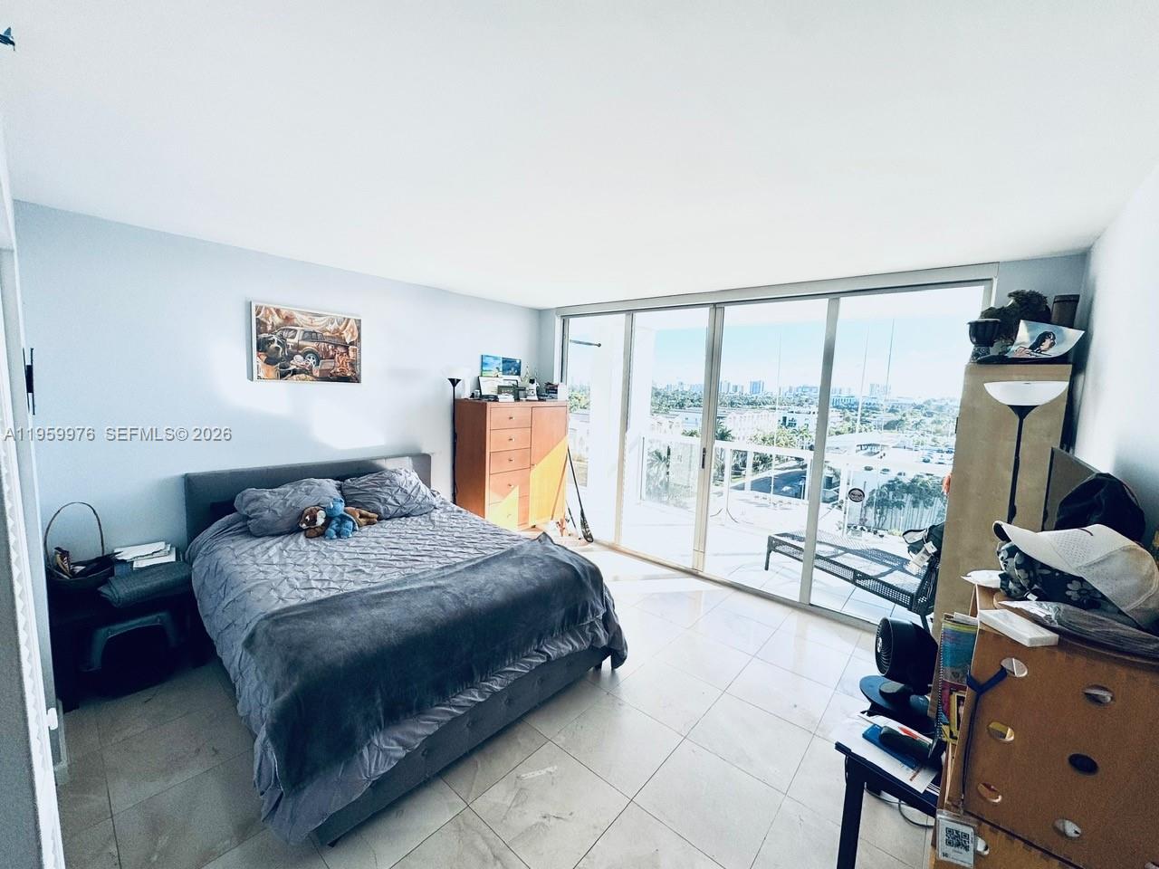 SUNSET HARBOUR NORTH COND - Residential