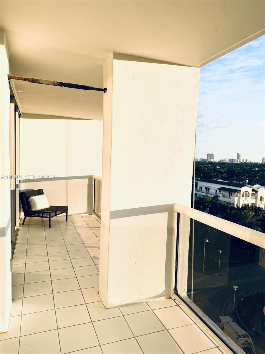 SUNSET HARBOUR NORTH COND - Residential