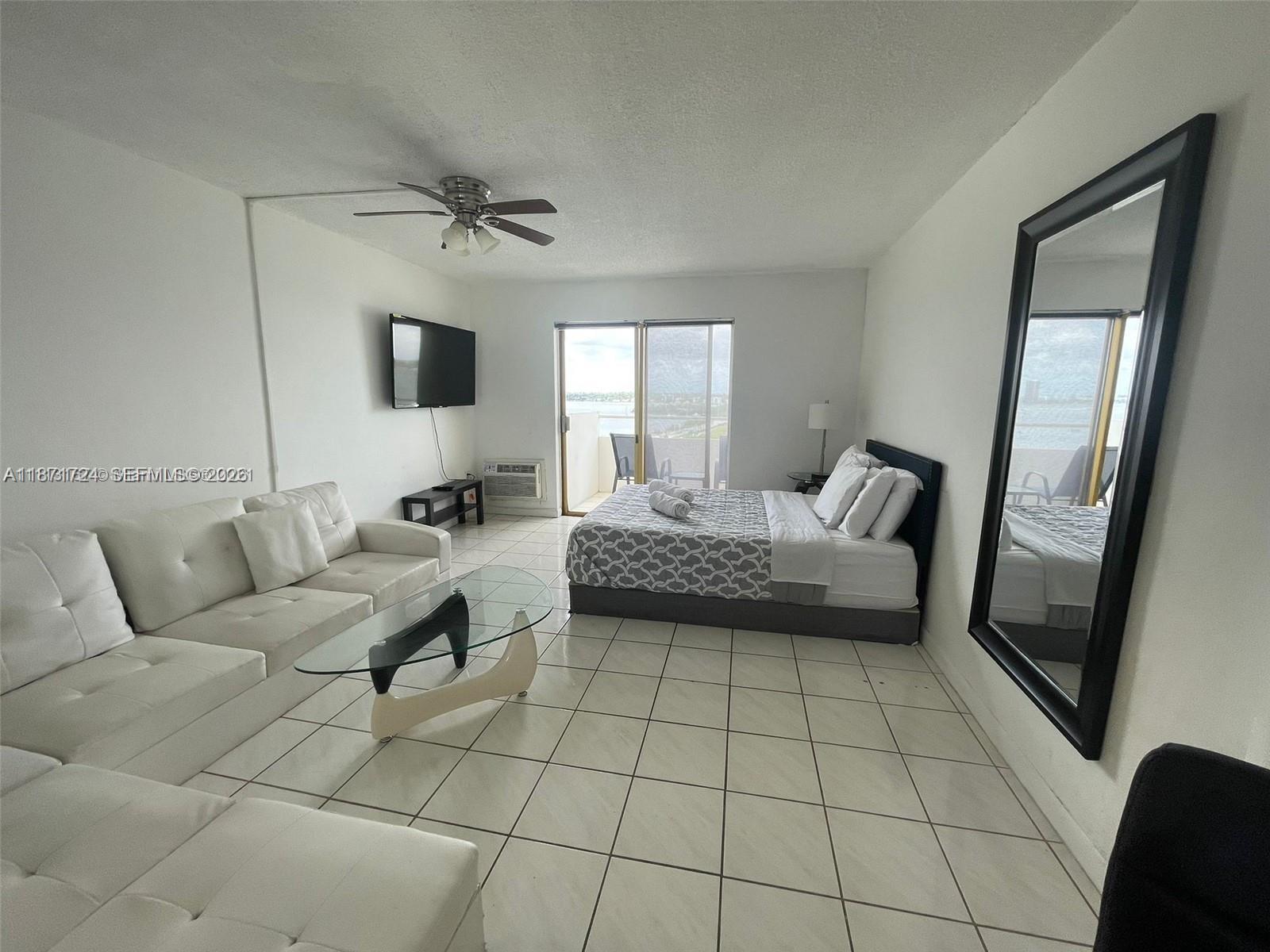 BAYSHORE YACHT & TENNIS C - Residential