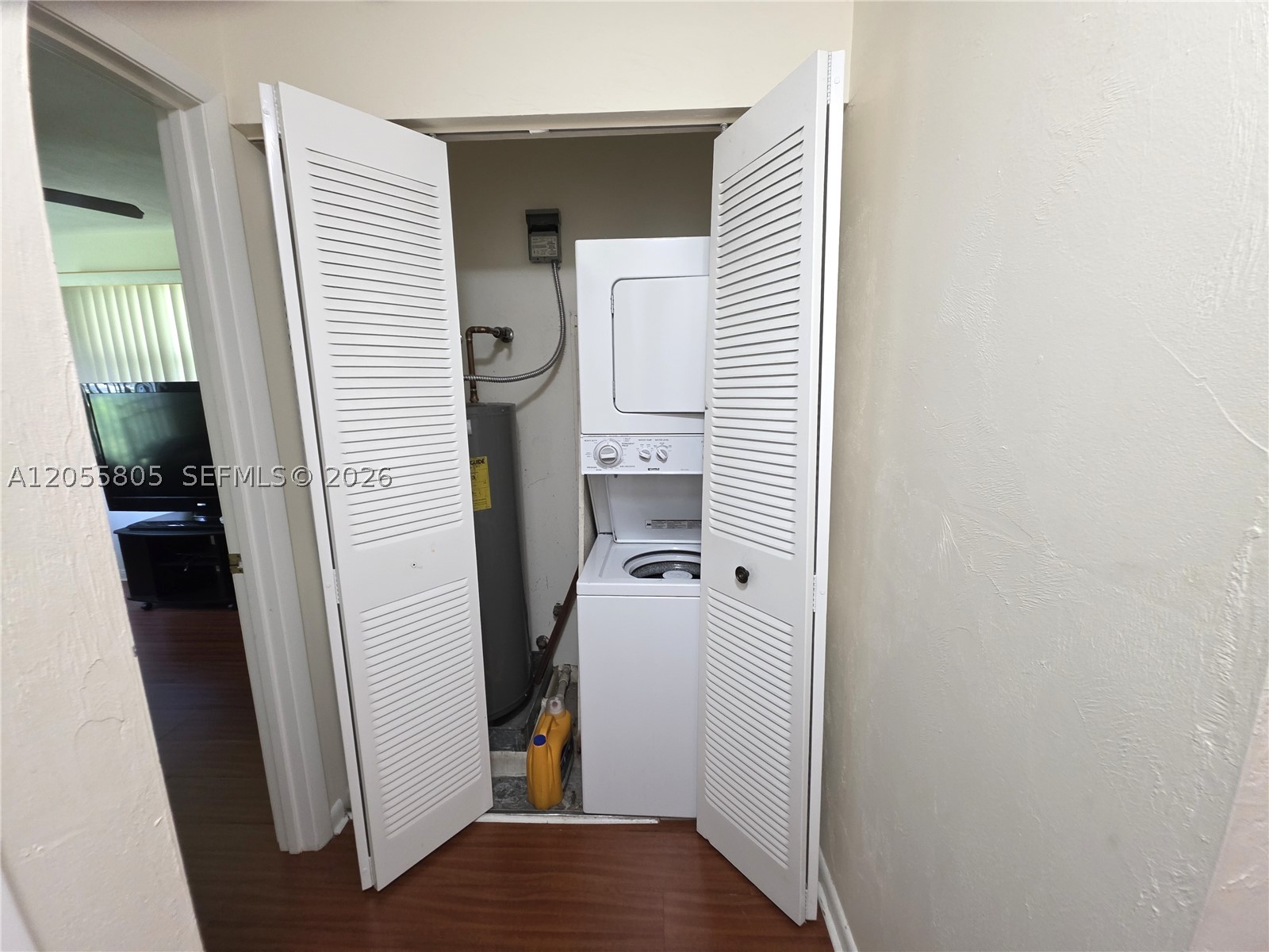 Pinewood Condominium - Residential