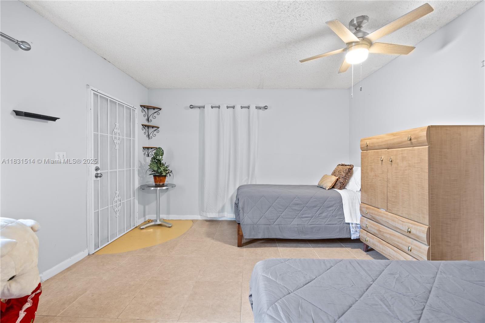 1ST ADDN TO PINEWOOD PARK - Residential Lease