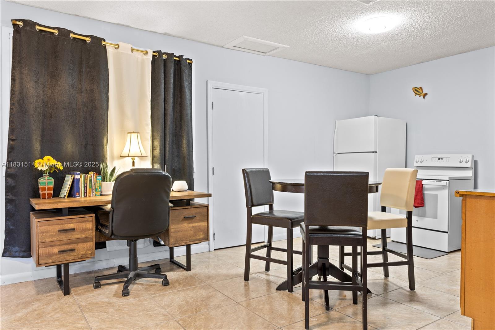 1ST ADDN TO PINEWOOD PARK - Residential Lease