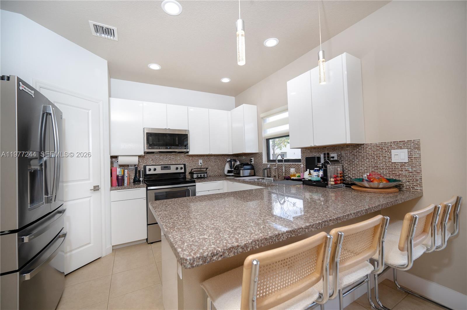 CHAMPION LAKES - Residential