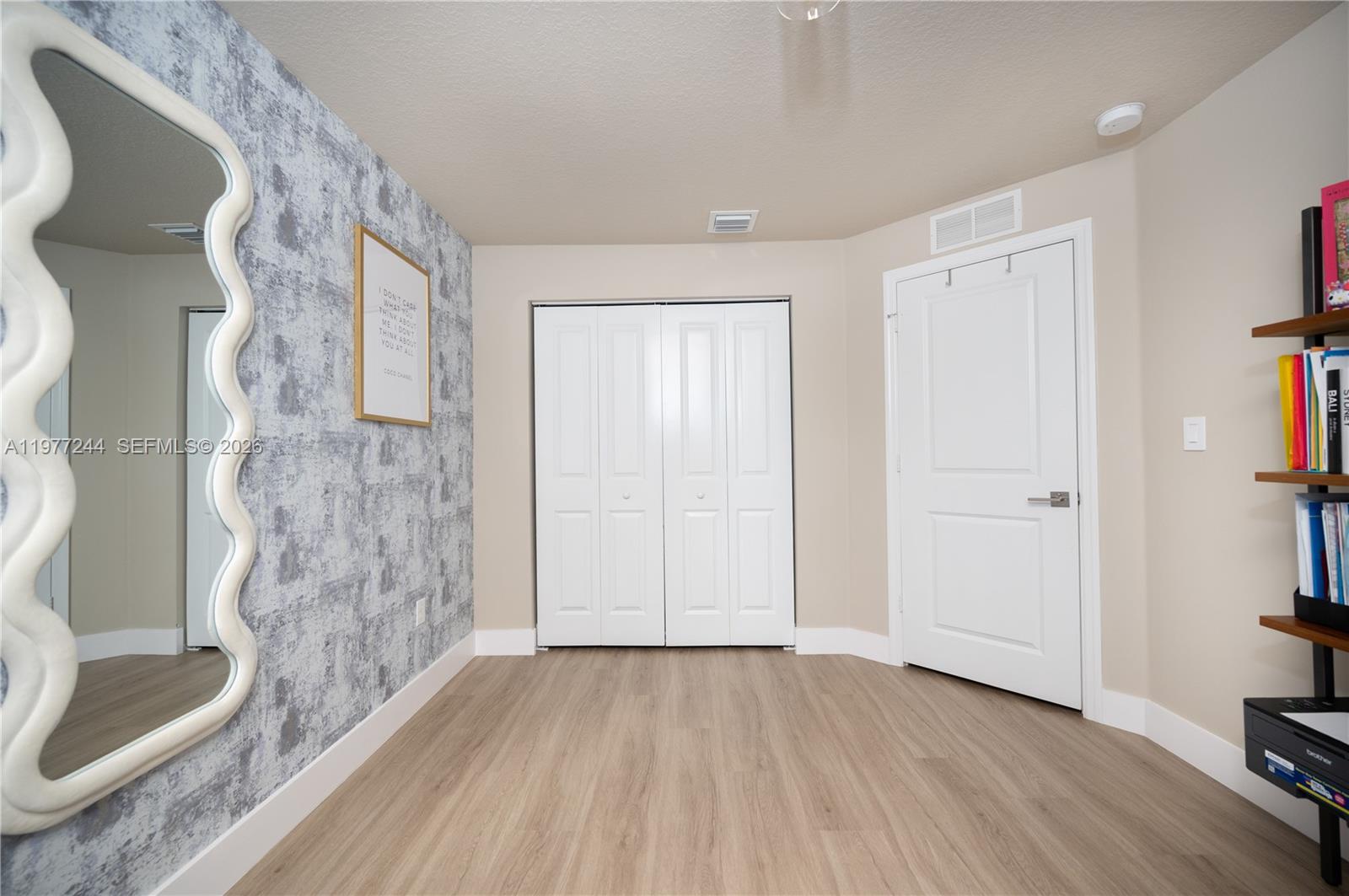 CHAMPION LAKES - Residential