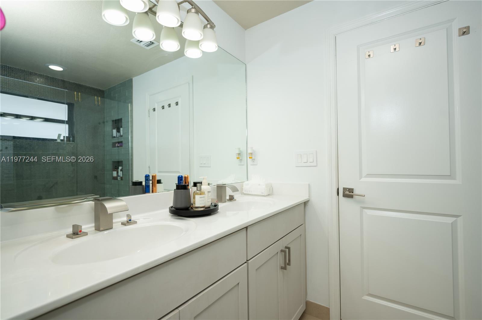 CHAMPION LAKES - Residential