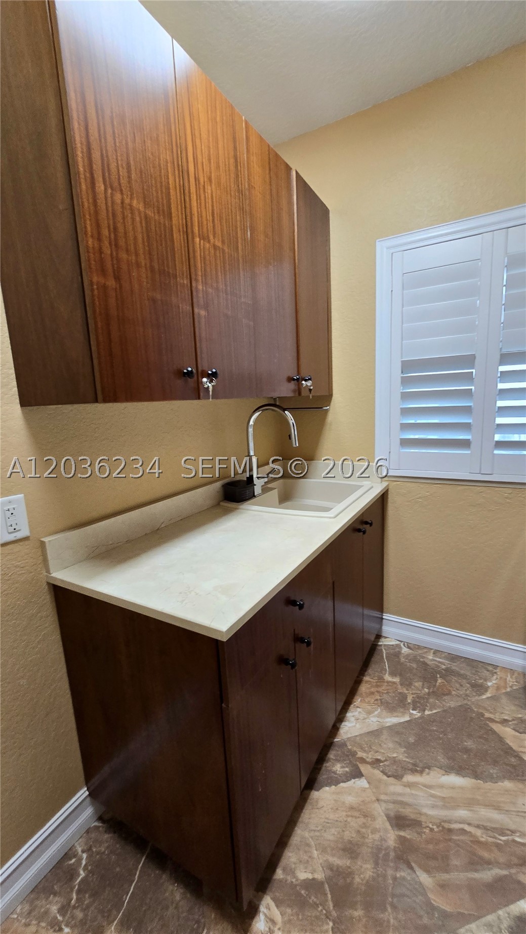 HOLLYWOOD LAKES SECTION - Residential