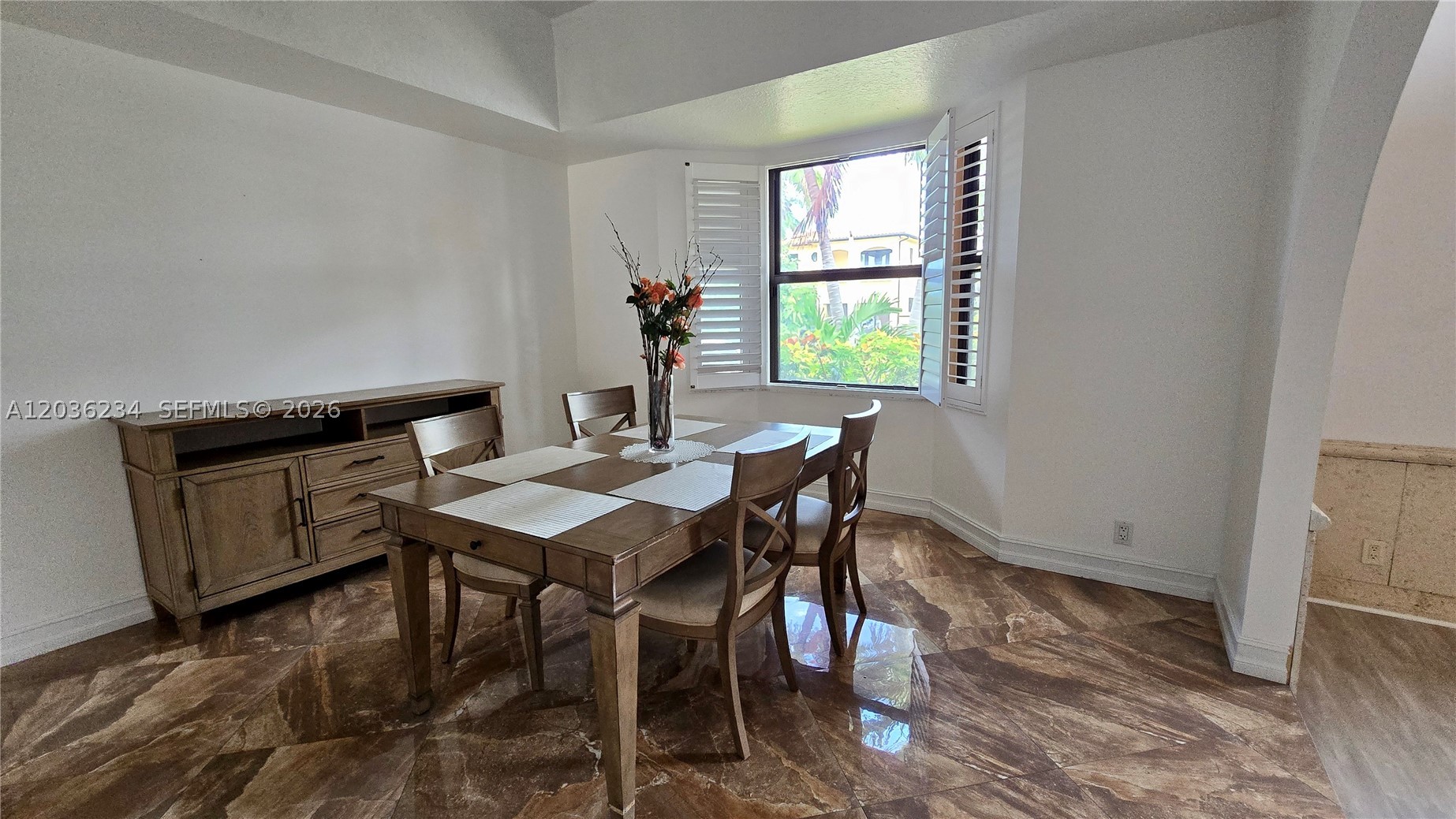 HOLLYWOOD LAKES SECTION - Residential