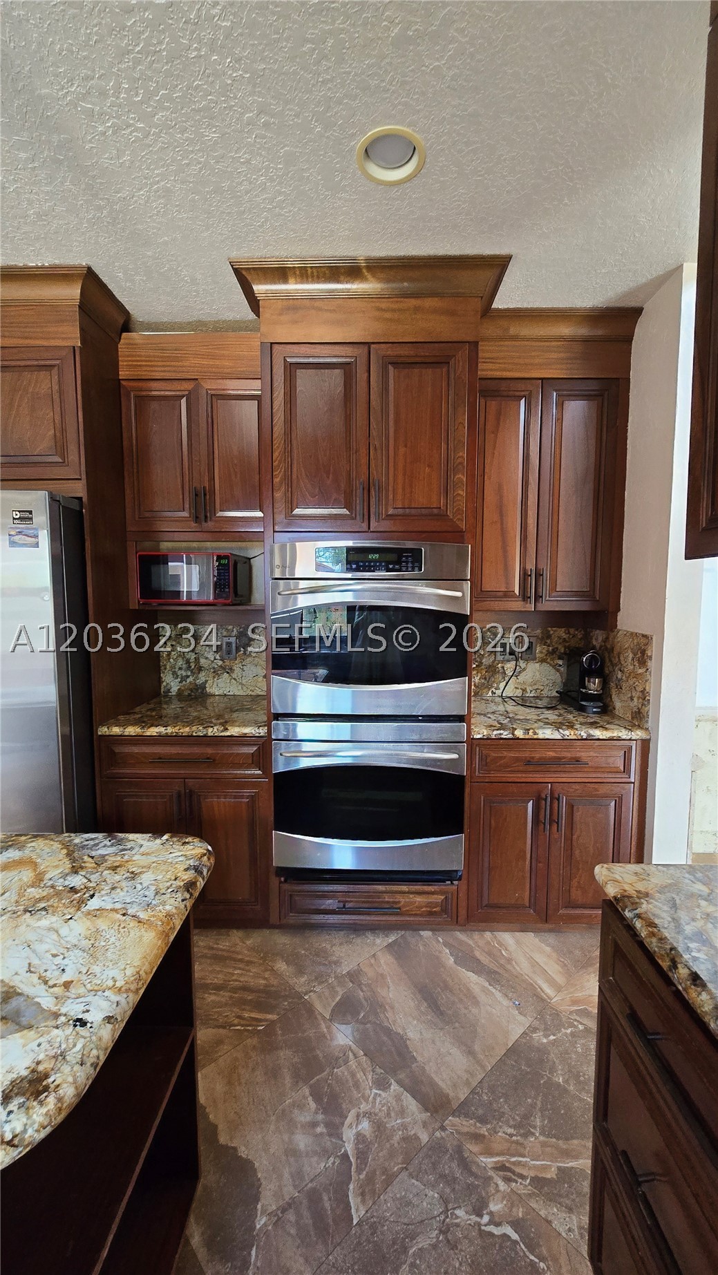 HOLLYWOOD LAKES SECTION - Residential