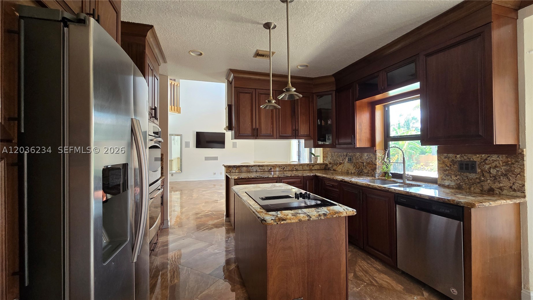HOLLYWOOD LAKES SECTION - Residential