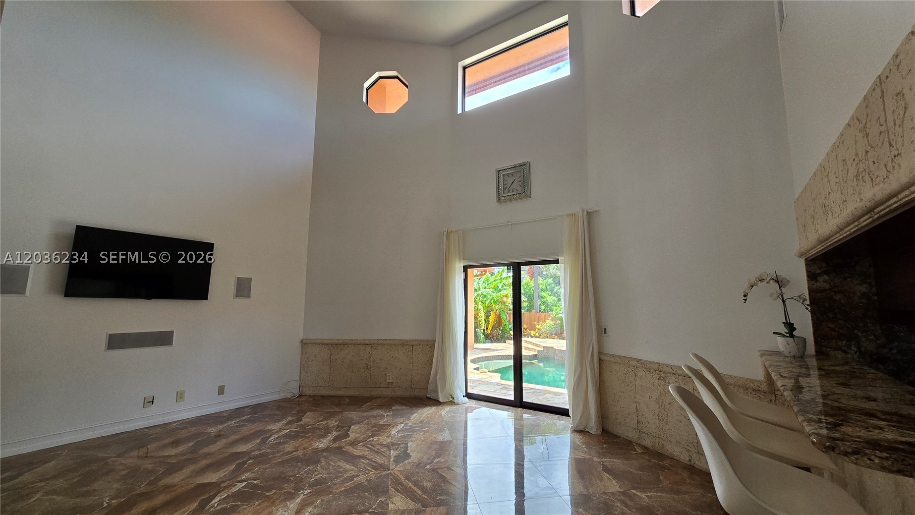 HOLLYWOOD LAKES SECTION - Residential